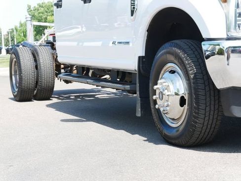 Used 2018 Ford F350 XL w/ Power Equipment Group AWD/4WD image 2
