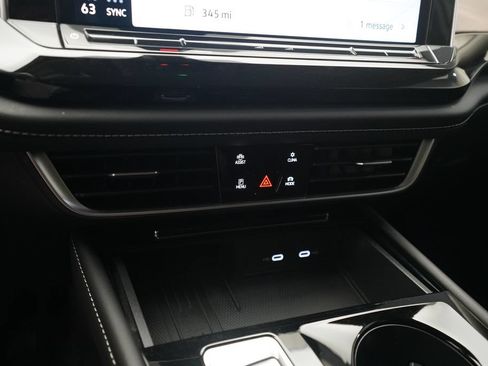 Used 2025 Volkswagen Atlas SE AWD/4WD image 22