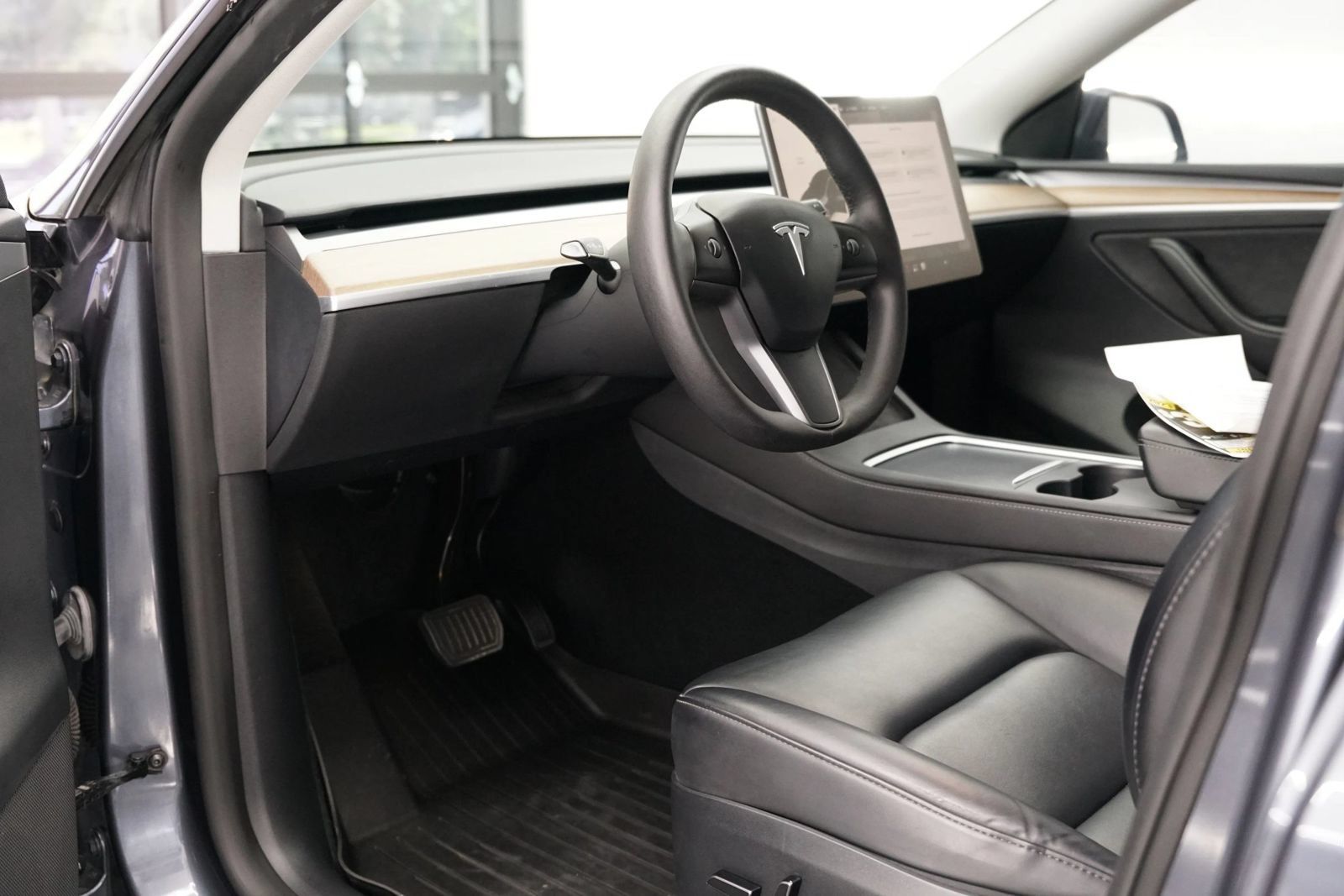 Used 2023 Tesla Model Y Long Range AWD/4WD image 19