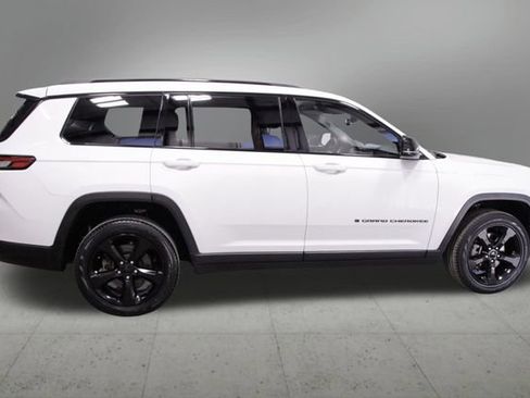 Used 2023 Jeep Grand Cherokee L Limited w/ Black Appearance Package image 6