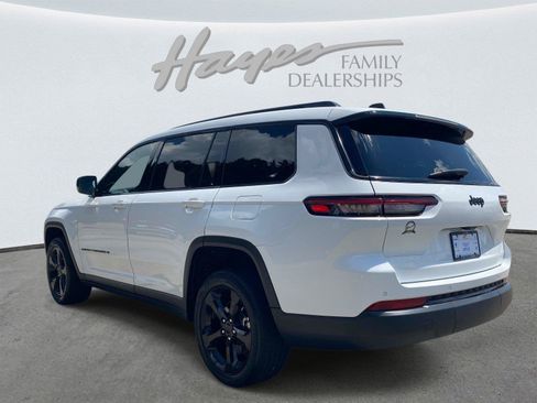 Used 2024 Jeep Grand Cherokee L Altitude RWD image 7