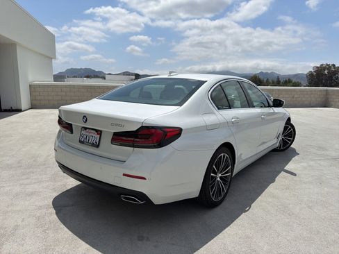 Used 2023 BMW 530i w/ Convenience Package RWD image 4