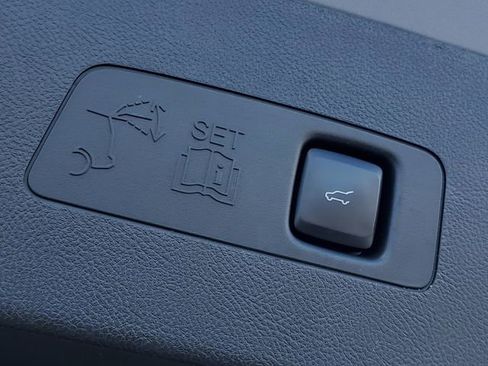 Certified 2023 Lincoln Corsair Standard w/ Equipment Group 101A image 8