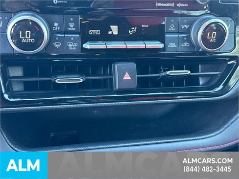 Used 2021 Toyota Highlander XSE image 38