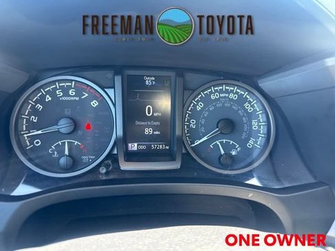 Used 2021 Toyota Tacoma TRD Off-Road w/ Technology Package AWD/4WD image 8