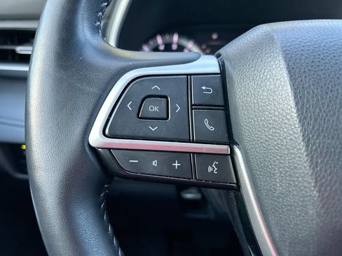 Certified 2023 Toyota Highlander XLE FWD image 16