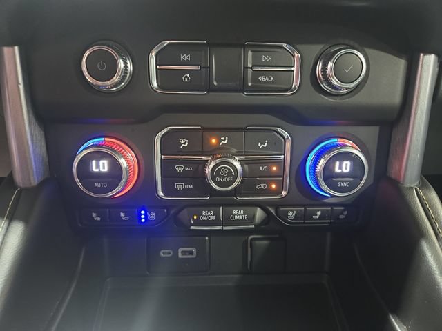 Used 2023 GMC Yukon XL SLT w/ SLT Luxury Package AWD/4WD image 13