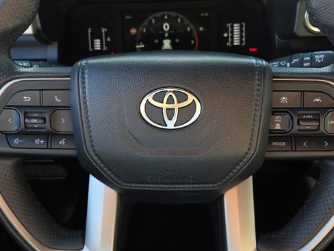 Certified 2025 Toyota 4Runner SR5 image 26