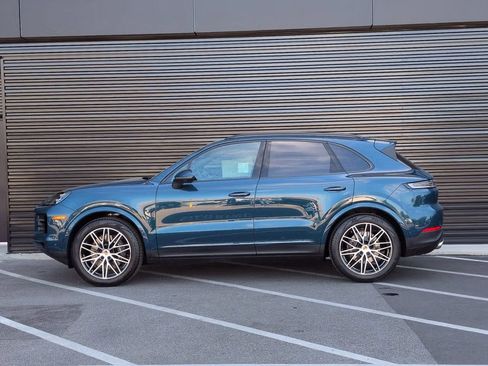 Certified 2026 Porsche Cayenne AWD/4WD image 2
