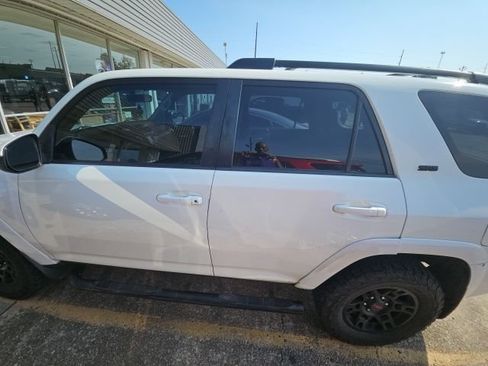 Used 2014 Toyota 4Runner SR5 RWD image 1