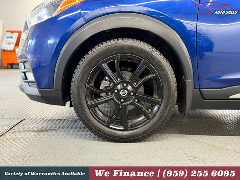 Used 2020 Nissan Kicks SR FWD image 14