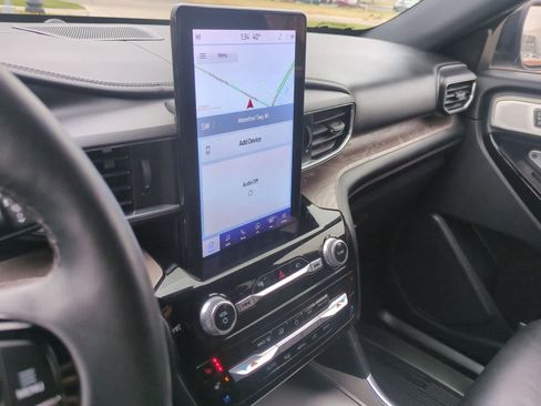 Used 2023 Ford Explorer Platinum w/ Technology Package image 29