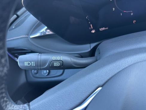 Used 2025 Buick Envista Avenir image 25