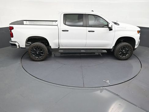 Used 2020 Chevrolet Silverado 1500 Custom w/ Custom Value Package RWD image 17