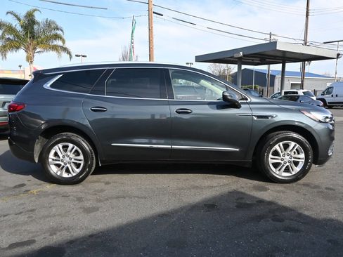 Used 2018 Buick Enclave Essence image 8