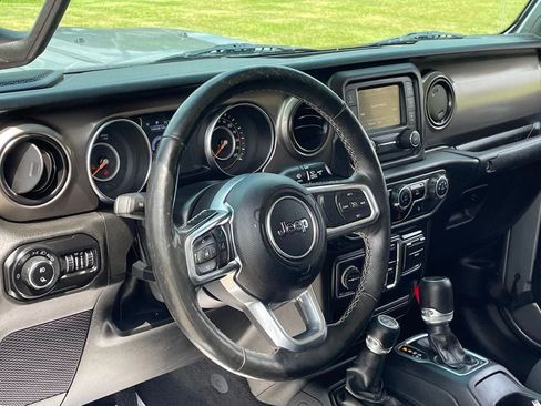 Used 2020 Jeep Gladiator Sport w/ Quick Order Package 24S AWD/4WD image 14