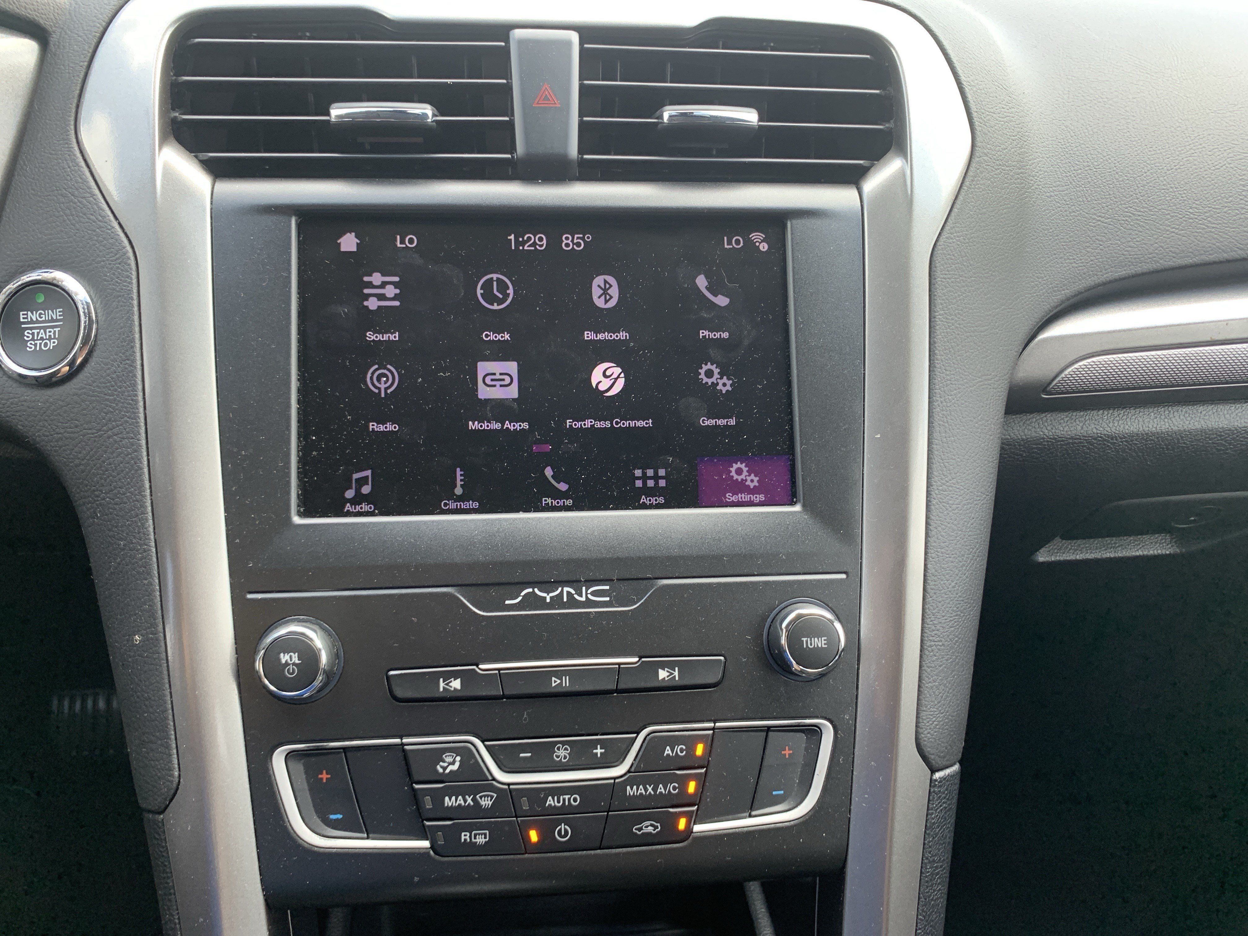 Used 2019 Ford Fusion SE FWD image 28