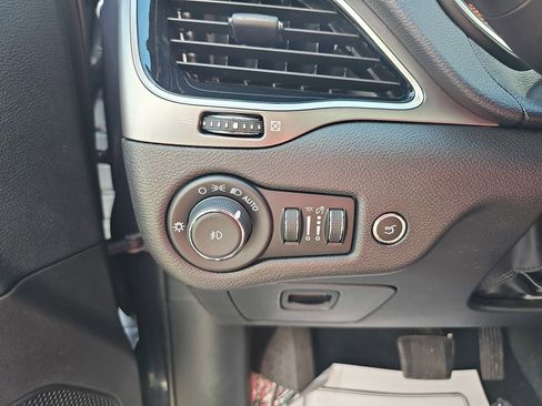 Used 2019 Jeep Cherokee Limited AWD/4WD image 26