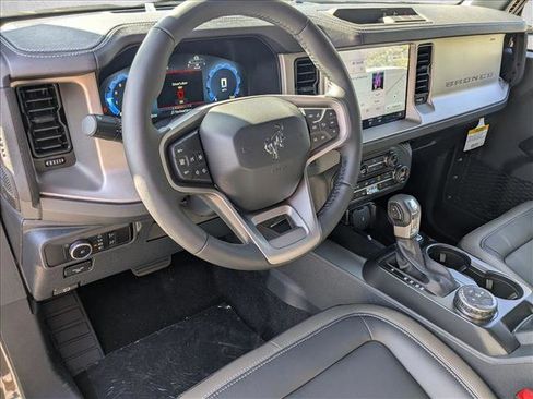New 2025 Ford Bronco Outer Banks image 3