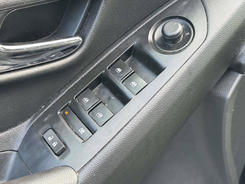 Used 2019 Chevrolet Trax LT w/ LT Convenience Package FWD image 20