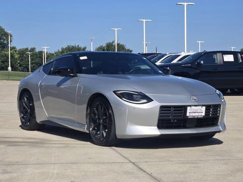 Used 2024 Nissan Z Performance w/ Floor Mat Package RWD image 2