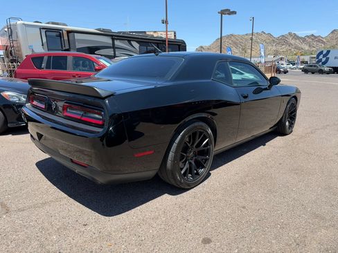 Used 2015 Dodge Challenger SRT Hellcat RWD image 5