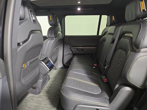 Used 2025 Rivian R1S Adventure AWD/4WD image 21