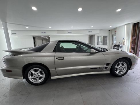 Used 1999 Pontiac Firebird Formula w/ Security Pkg RWD image 32