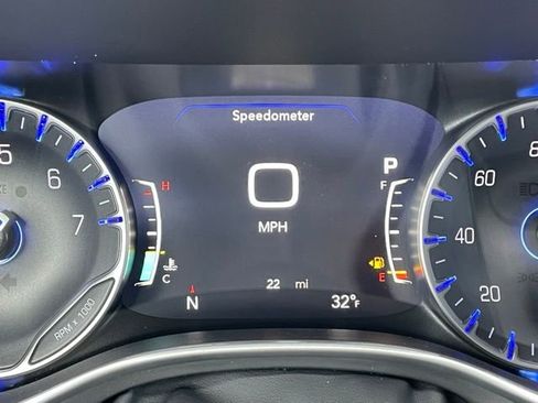 New 2026 Chrysler Pacifica Select FWD image 21