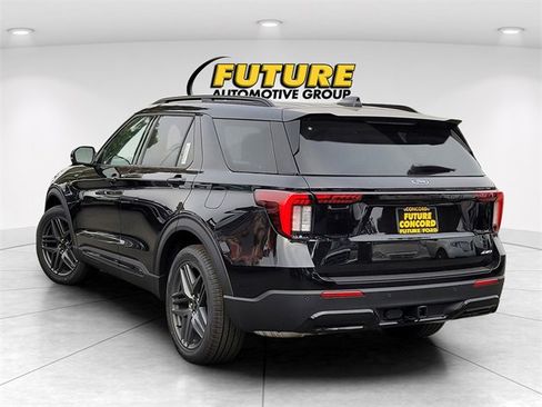 New 2026 Ford Explorer ST-Line w/ ST-Line Street Pack image 5