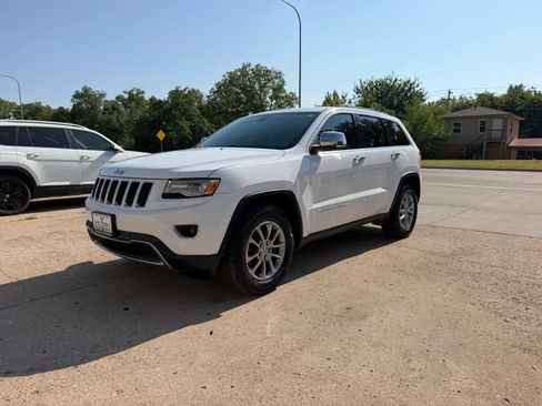 Used 2015 Jeep Grand Cherokee Limited w/ Luxury Group II RWD image 4