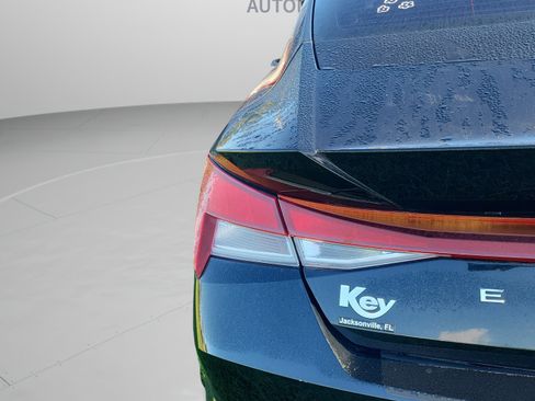 Used 2022 Hyundai Elantra SEL FWD image 24