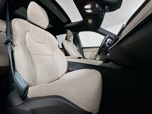 New 2026 Volvo XC90 T8 Plus image 28