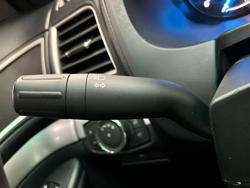 Used 2016 Ford Explorer XLT image 14