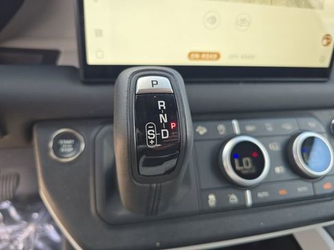 Used 2025 Land Rover Defender 110 S image 19