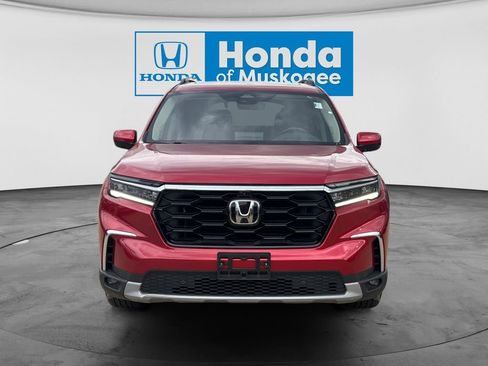 Used 2025 Honda Pilot Elite image 8