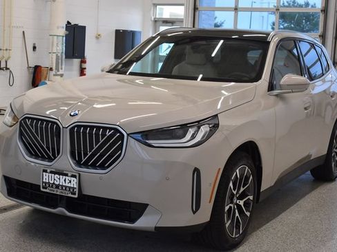 Used 2025 BMW X3 xDrive30i w/ Premium Package AWD/4WD image 9