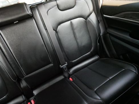 Used 2023 Jeep Grand Cherokee Limited w/ Luxury Tech Group II image 14