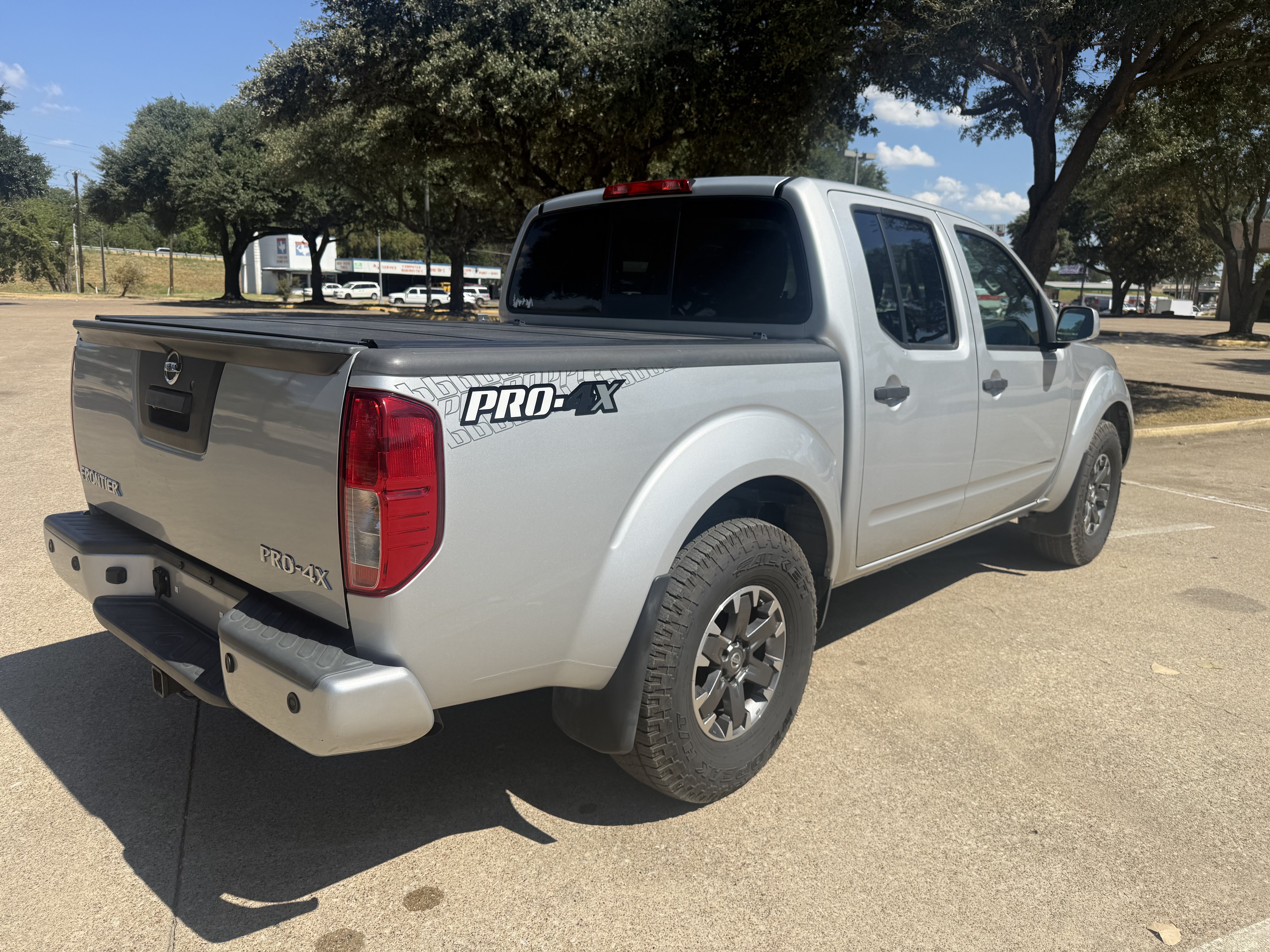 Used 2018 Nissan Frontier PRO-4X AWD/4WD image 5