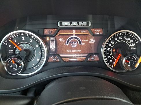 Used 2025 RAM 1500 Laramie w/ Sport Appearance Package AWD/4WD image 32