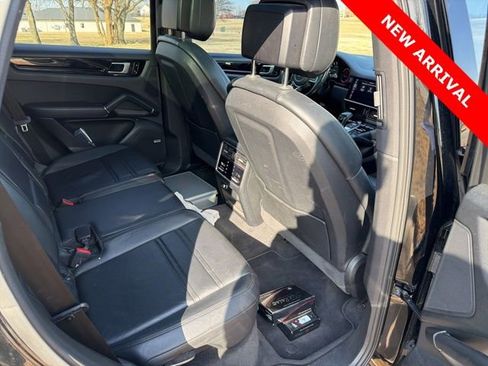 Used 2019 Porsche Cayenne Base FWD image 9
