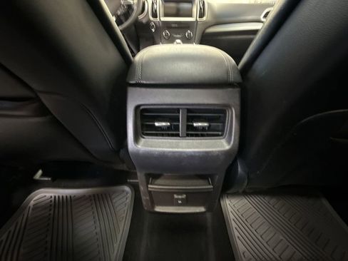 Used 2015 Ford Edge SEL w/ Equipment Group 201A AWD/4WD image 29