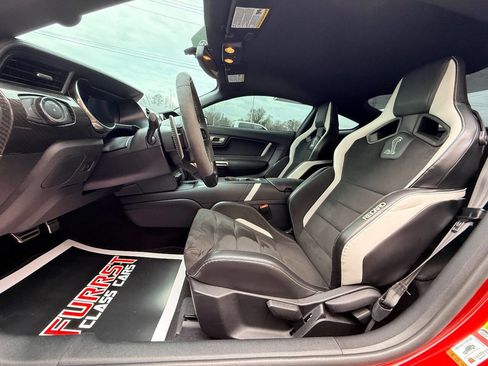 Used 2021 Ford Mustang Shelby GT500 w/ Carbon Fiber Track Pack image 22