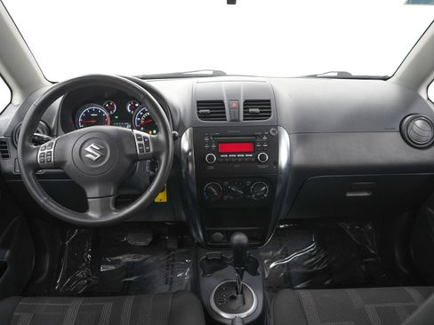 Used 2011 Suzuki SX4 AWD Hatchback image 13