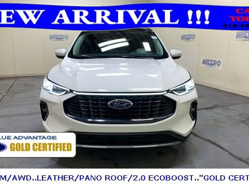 Certified 2023 Ford Escape Platinum w/ Premium Technology Package image 9