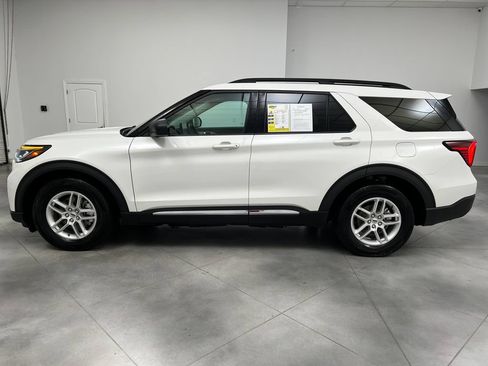 Used 2025 Ford Explorer Active RWD image 5