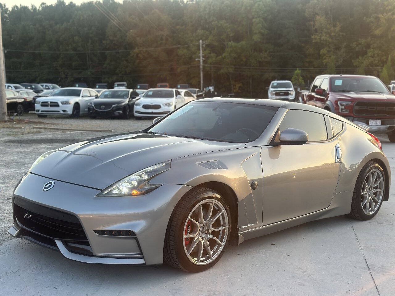 Used 2009 Nissan 370Z Coupe RWD image 3