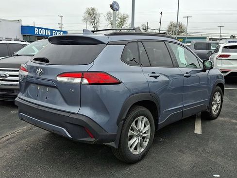 Used 2023 Toyota Corolla Cross LE w/ Moonroof Package image 6