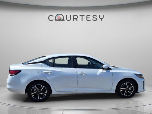 Certified 2024 Nissan Sentra SV FWD image 8