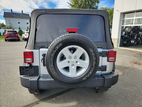 Used 2018 Jeep Wrangler Unlimited Sport S AWD/4WD image 13